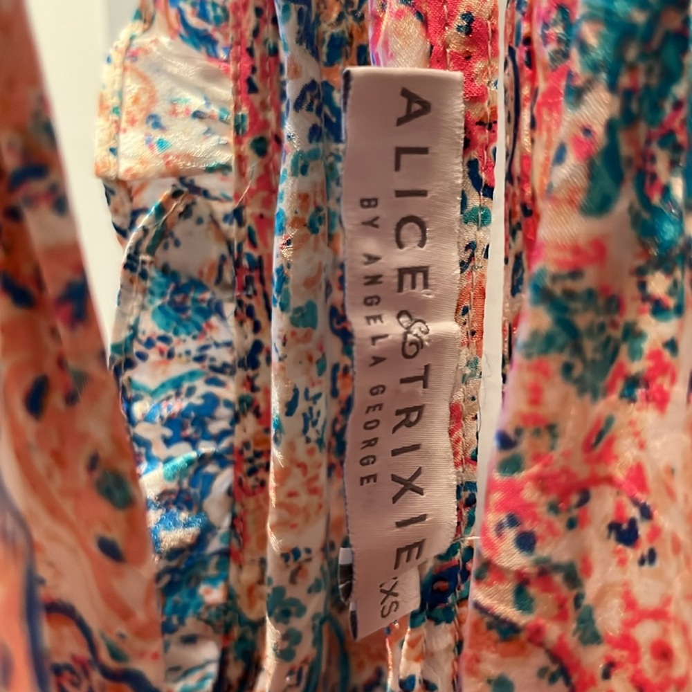 Alice & Trixie Sleeveless Blouse 100% Silk XXS - Picture 2 of 5